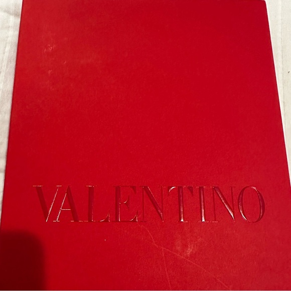 Valentino Vibrant Red Gift Box - Picture 2 of 7